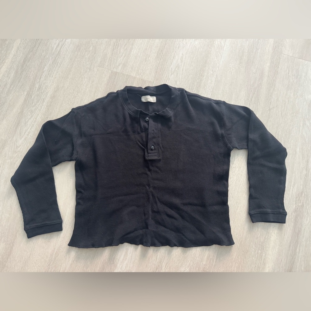 Everlane Black Waffle-Knit Long Sleeve Henley Crop Top